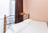 TAN_5587 TAN_5587
